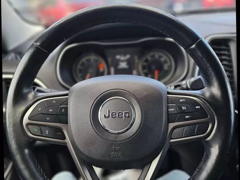 Used 2020 Jeep Cherokee Latitude Plus w/ Cold Weather Group image 14