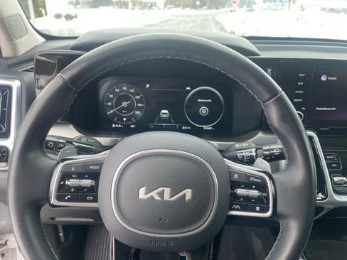 Certified 2022 Kia Sorento SX image 7