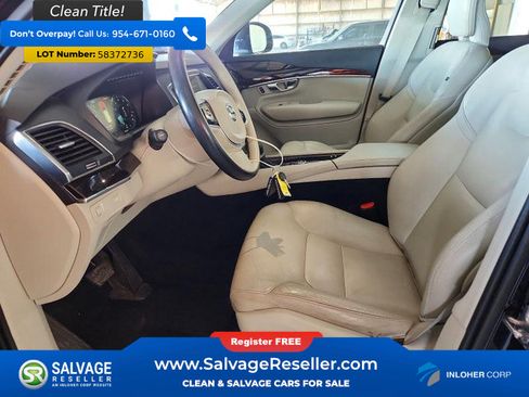 Used 2019 Volvo XC90 T5 Momentum w/ Multimedia Package AWD/4WD image 9