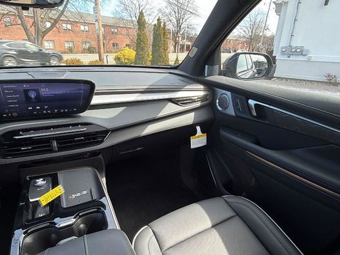 New 2026 Buick Enclave Avenir w/ Super Cruise Package image 35