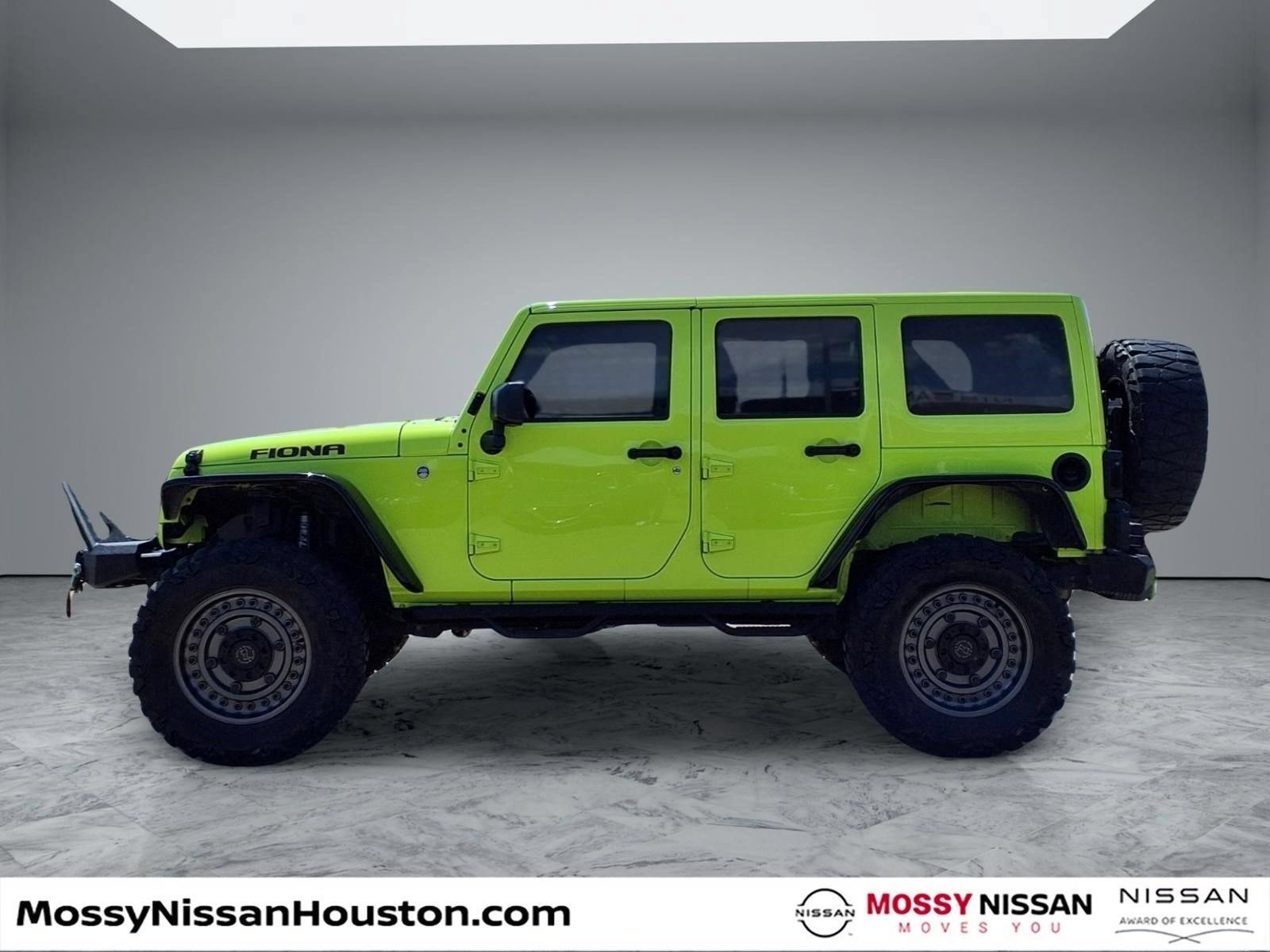 Used 2016 Jeep Wrangler Unlimited Rubicon w/ Connectivity Group AWD/4WD image 5