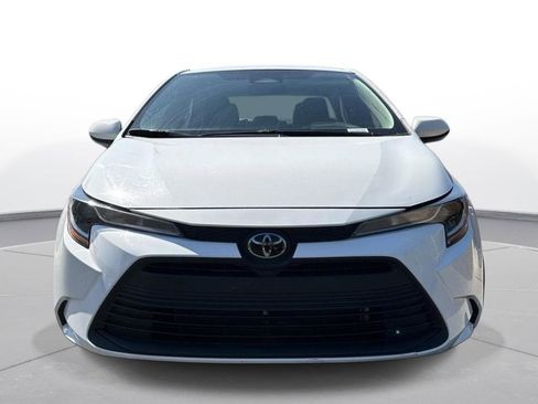 Used 2024 Toyota Corolla LE image 3