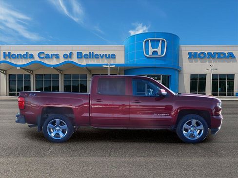 Used 2018 Chevrolet Silverado 1500 LT w/ All Star Edition image 6