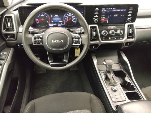 Used 2022 Kia Sorento LX image 22