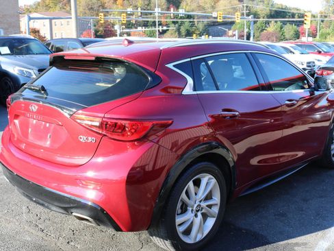 Used 2019 INFINITI QX30 FWD image 10