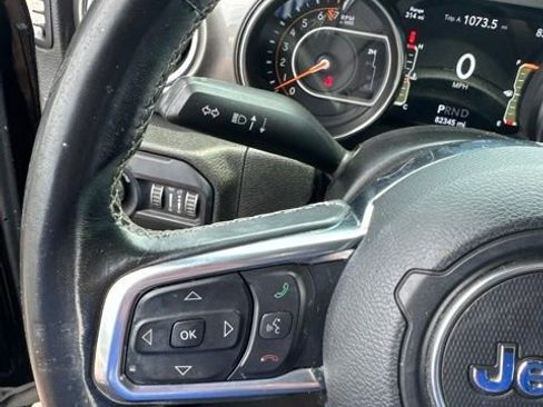 Used 2019 Jeep Wrangler Unlimited Sahara AWD/4WD image 17