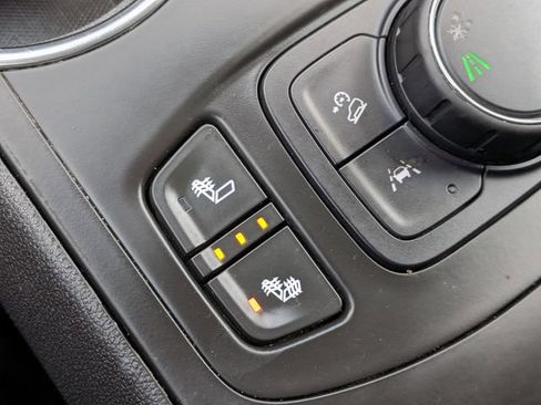 Used 2022 GMC Terrain SLT w/ Infotainment Package II FWD image 25