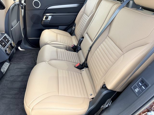 New 2026 Land Rover Discovery Limited Edition AWD/4WD image 16