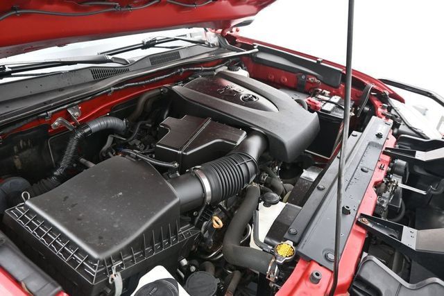 Used 2017 Toyota Tacoma TRD Off-Road AWD/4WD image 28