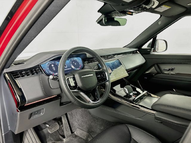 Used 2025 Land Rover Range Rover Sport SE AWD/4WD image 9