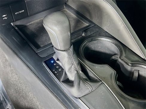 Used 2019 Toyota Camry L image 23