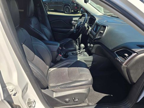 Used 2021 Jeep Cherokee Latitude Lux FWD image 10