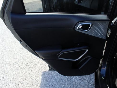 Used 2022 Kia Soul LX w/ Technology Package image 15