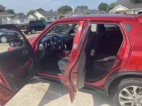 Used 2012 Nissan Juke SV w/ Sport Pkg FWD image 10