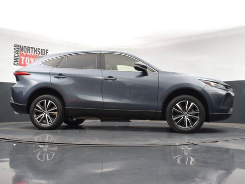 Used 2021 Toyota Venza LE image 28