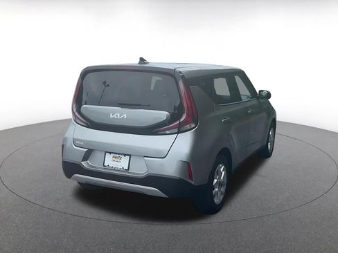 Used 2025 Kia Soul LX w/ LX Technology Package FWD image 12