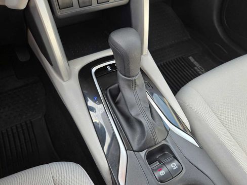 Certified 2025 Toyota Corolla Cross L AWD/4WD image 31