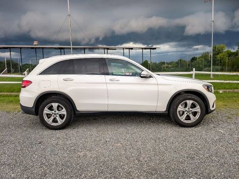 Used 2018 Mercedes-Benz GLC 300 4MATIC image 4