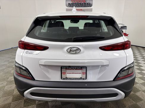 Used 2023 Hyundai Kona SE FWD image 4