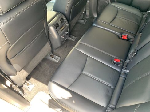 Used 2018 Nissan Pathfinder SL AWD/4WD image 32