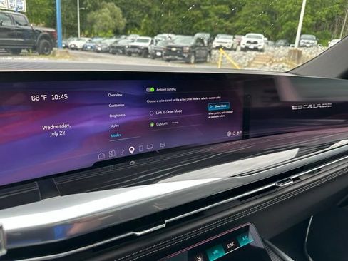 Used 2025 Cadillac Escalade Sport w/ Touring Package AWD/4WD image 38