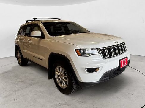 Used 2018 Jeep Grand Cherokee Laredo AWD/4WD image 8