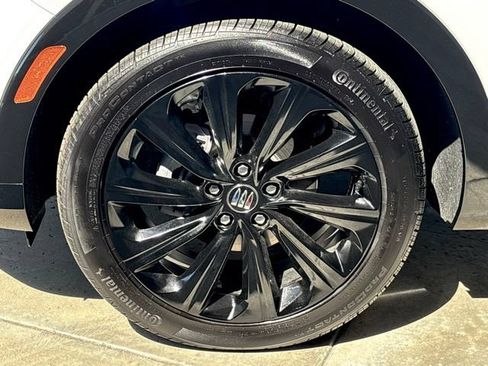 Used 2025 Buick Envista Sport Touring w/ Experience Buick Package FWD image 29