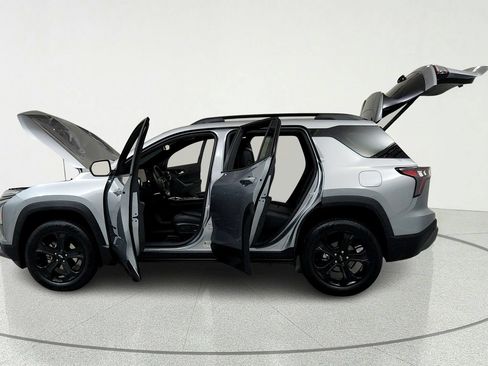 Used 2026 Chevrolet Equinox LT w/ Convenience Package II FWD image 10