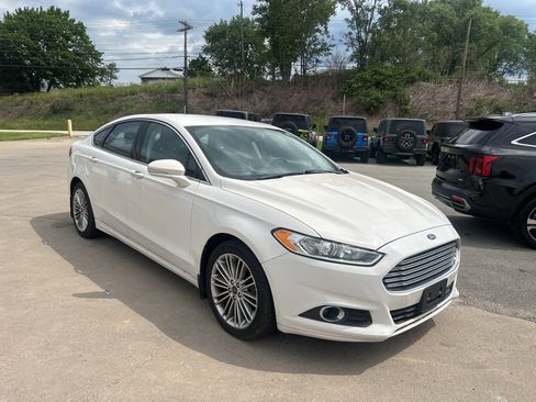 Used 2015 Ford Fusion SE w/ Equipment Group 202A FWD image 1