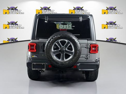Used 2019 Jeep Wrangler Unlimited Sahara w/ Dual Top Group AWD/4WD image 6
