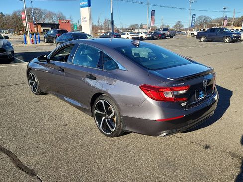 Used 2018 Honda Accord Sport image 6