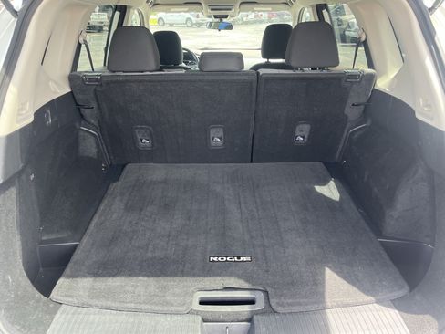 Used 2022 Nissan Rogue SV FWD image 13