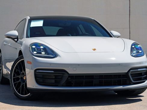 Used 2021 Porsche Panamera image 4
