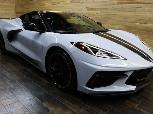 Used 2024 Chevrolet Corvette Stingray Premium Conv w/ Z51 Performance Package image 2