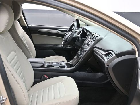 Used 2018 Ford Fusion S FWD image 12