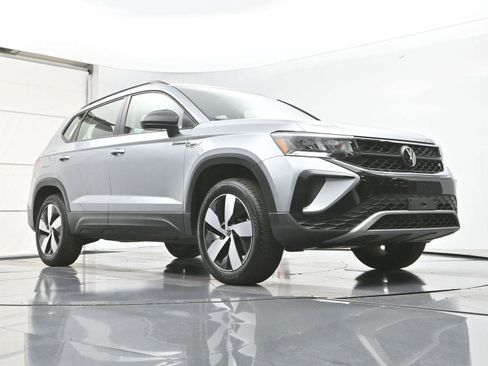 Used 2024 Volkswagen Taos S image 29