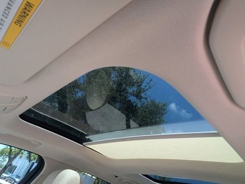 Used 2019 Mercedes-Benz GLC 300 image 14