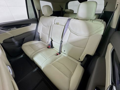 Used 2020 Cadillac XT6 Premium Luxury image 22