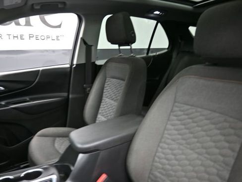 Used 2019 Chevrolet Equinox LT FWD image 16