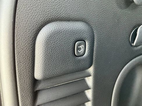 Used 2022 Jeep Grand Cherokee Laredo X RWD image 22
