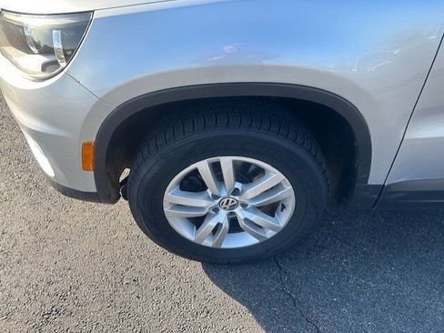 Used 2017 Volkswagen Tiguan S FWD image 8