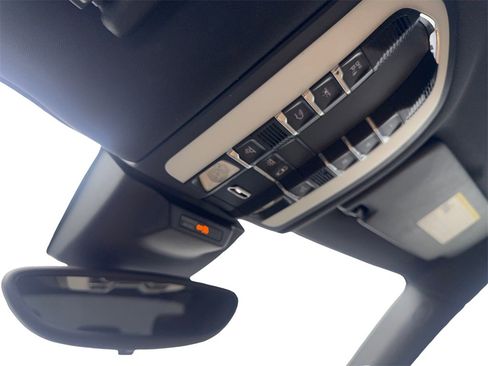 Used 2018 Porsche Macan image 70