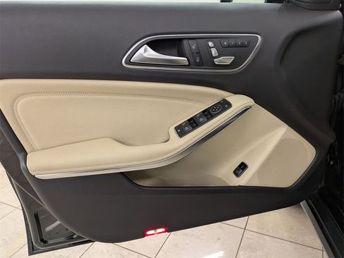 Used 2018 Mercedes-Benz GLA 250 4MATIC image 15
