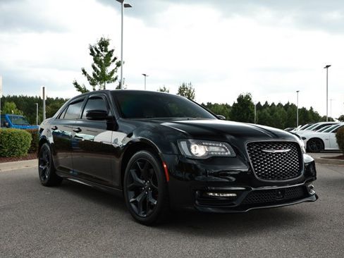 Used 2023 Chrysler 300 S w/ Comfort Group RWD image 3