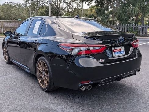 Used 2023 Toyota Camry SE w/ Convenience Package FWD image 5