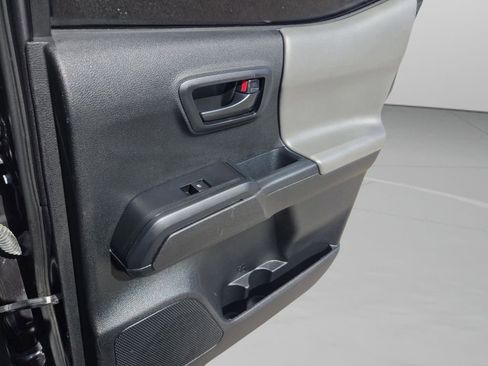 Used 2022 Toyota Tacoma SR5 image 31