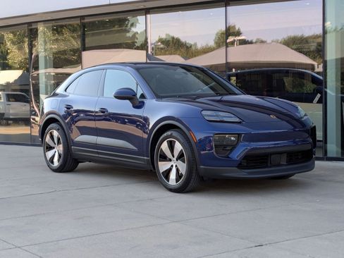 New 2025 Porsche Macan 4 Electric image 7