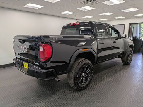 Used 2024 GMC Canyon Elevation image 4