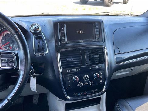 Used 2017 Dodge Grand Caravan SXT FWD image 6