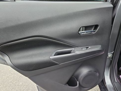 Used 2024 Nissan Kicks SV image 28